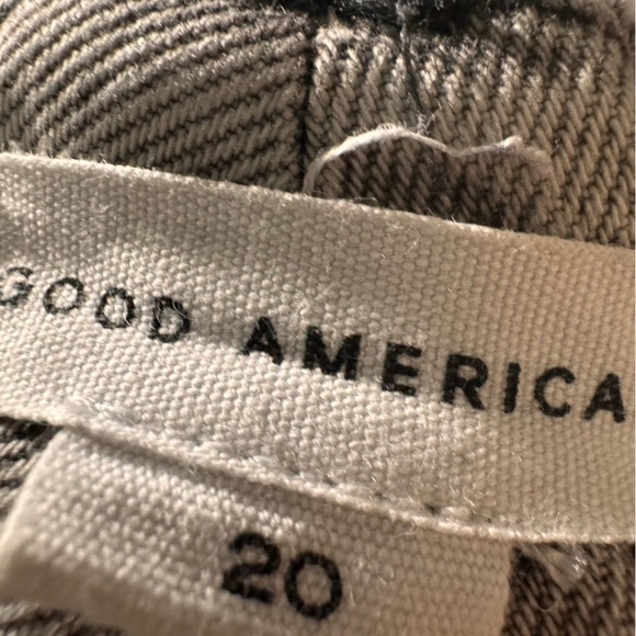 Good American Grey Black Distressed Tapered High Rise Jeans Size 20 - Picture 10 of 13